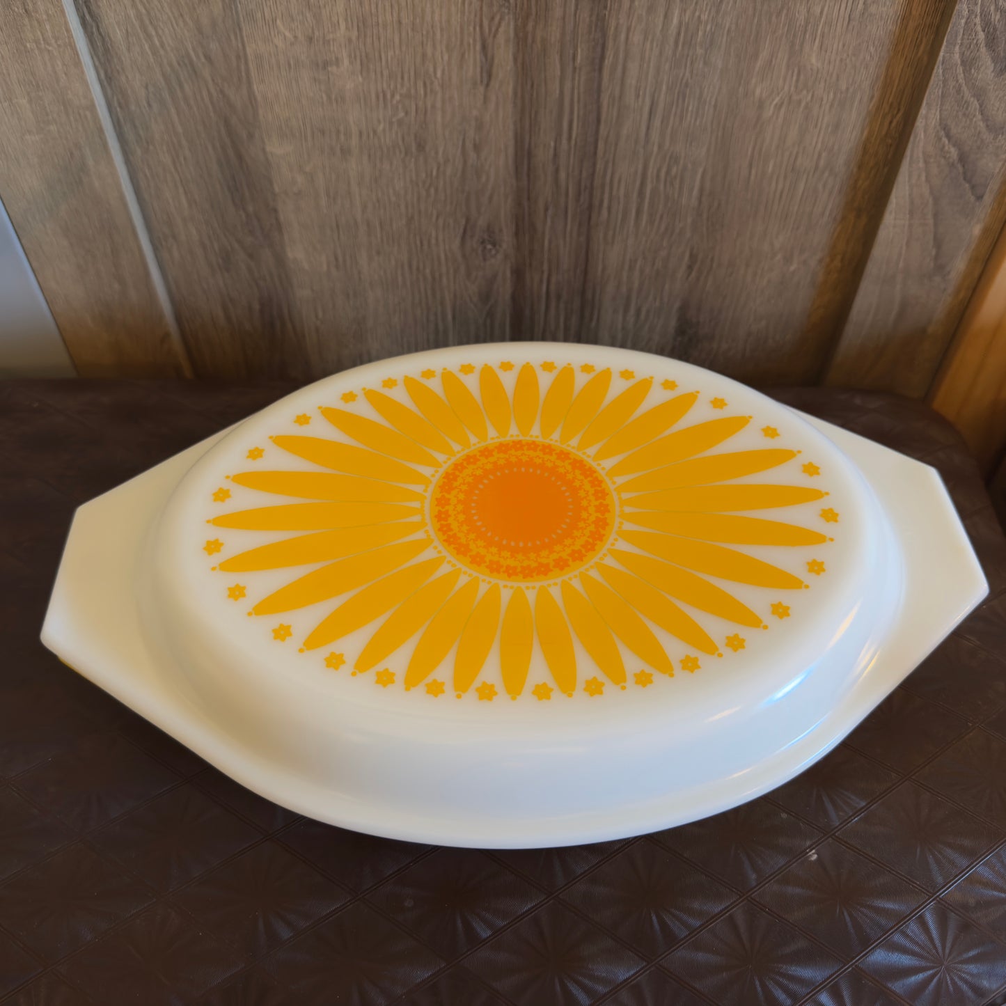 PYREX 1.5 Quart Yellow Daisy Divided Casserole