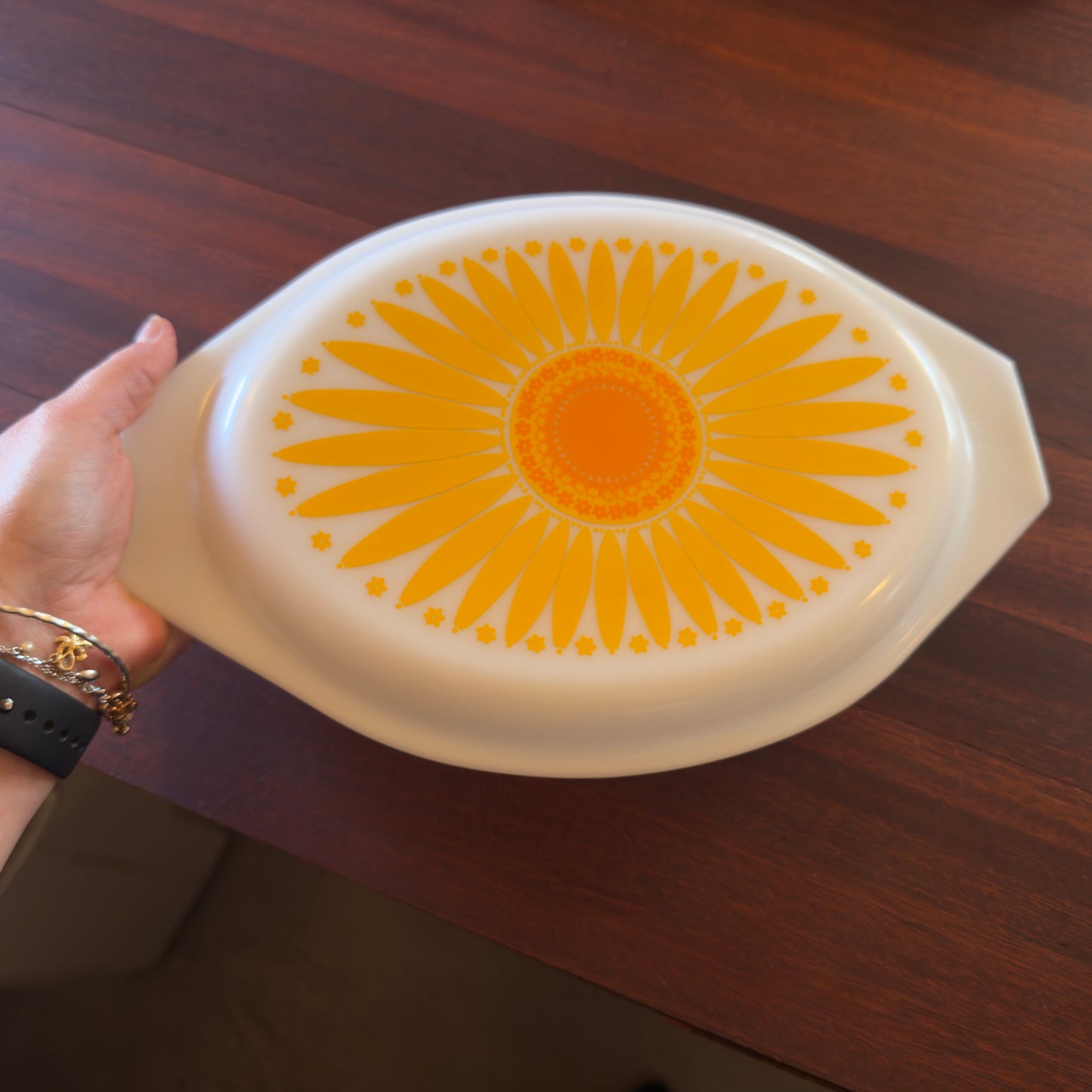 PYREX 1.5 Quart Yellow Daisy Divided Casserole