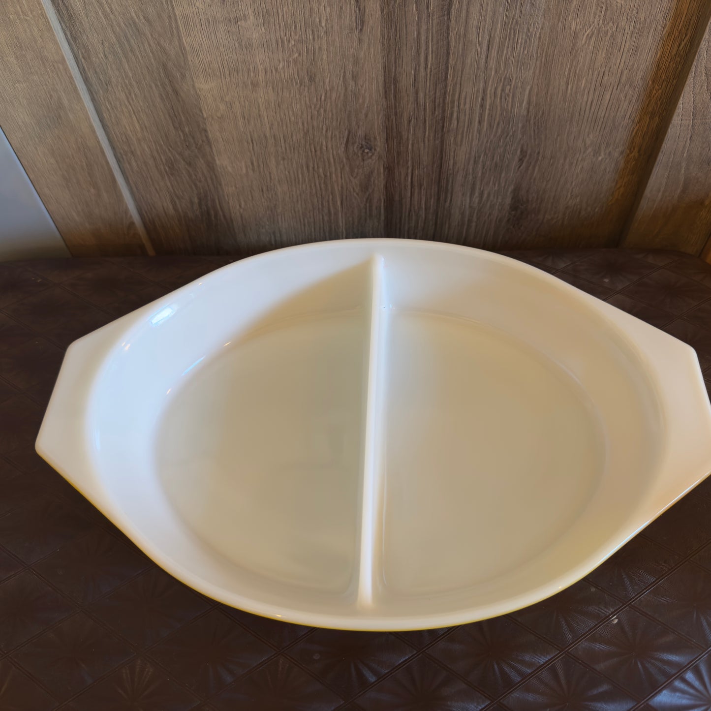 PYREX 1.5 Quart Yellow Daisy Divided Casserole