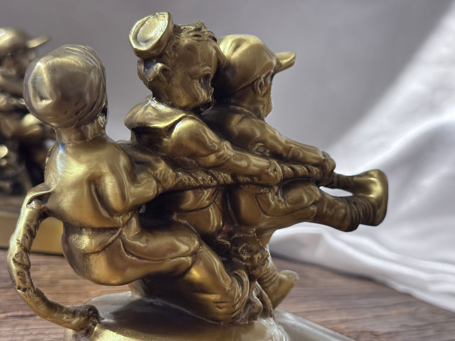 Brass PM Craftsman USA "Tug of War" Bookends
