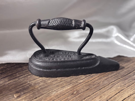 Antique Sad Iron The Ober Mfg Co Chagrin Falls Ohio