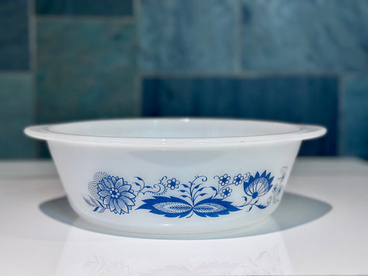 Glasbake 'Old Town Blue Onion' Casserole Dish