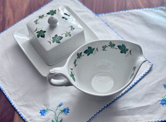 Marlborough Old English Gravy Boat