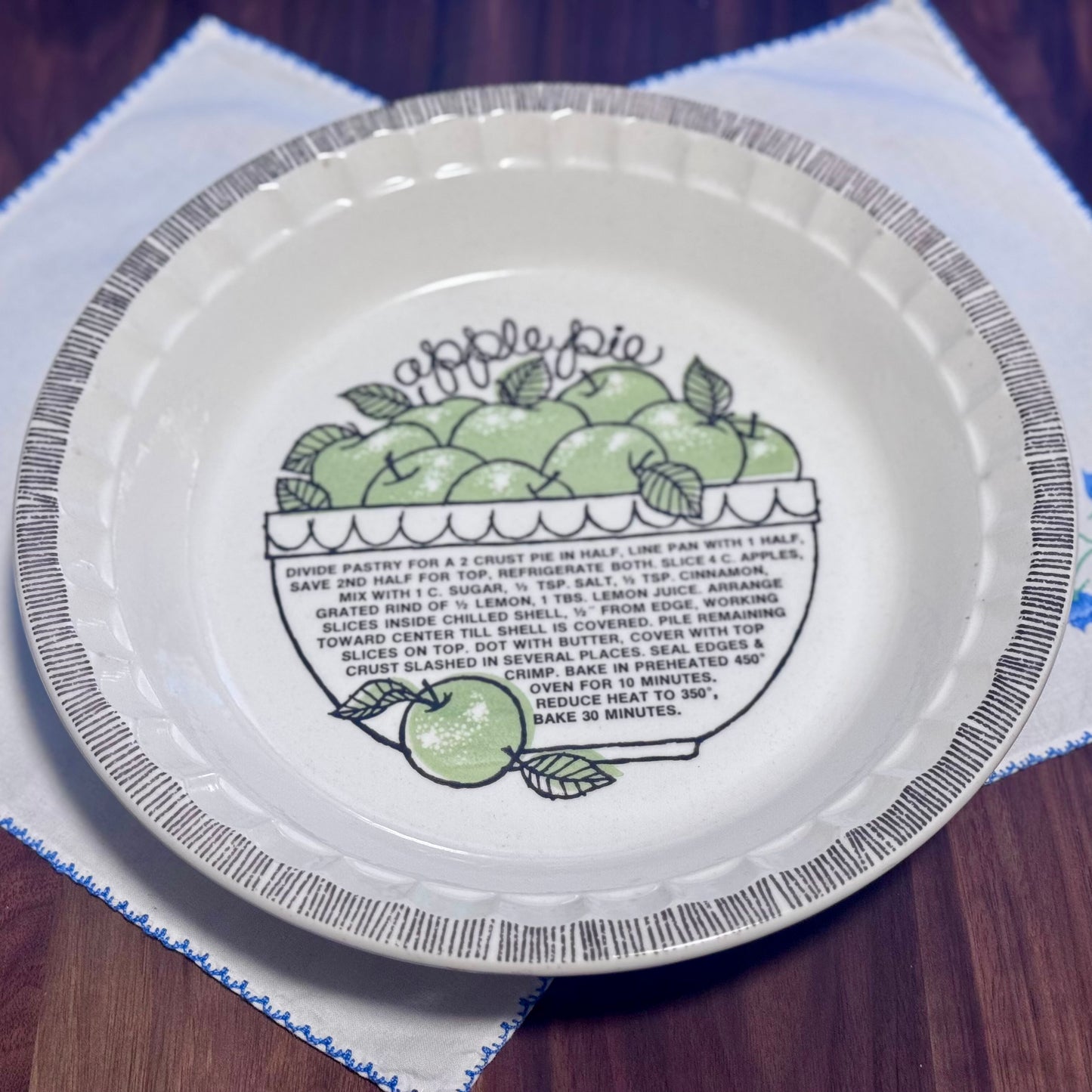 Royal China by Jeannette Apple Pie Plate