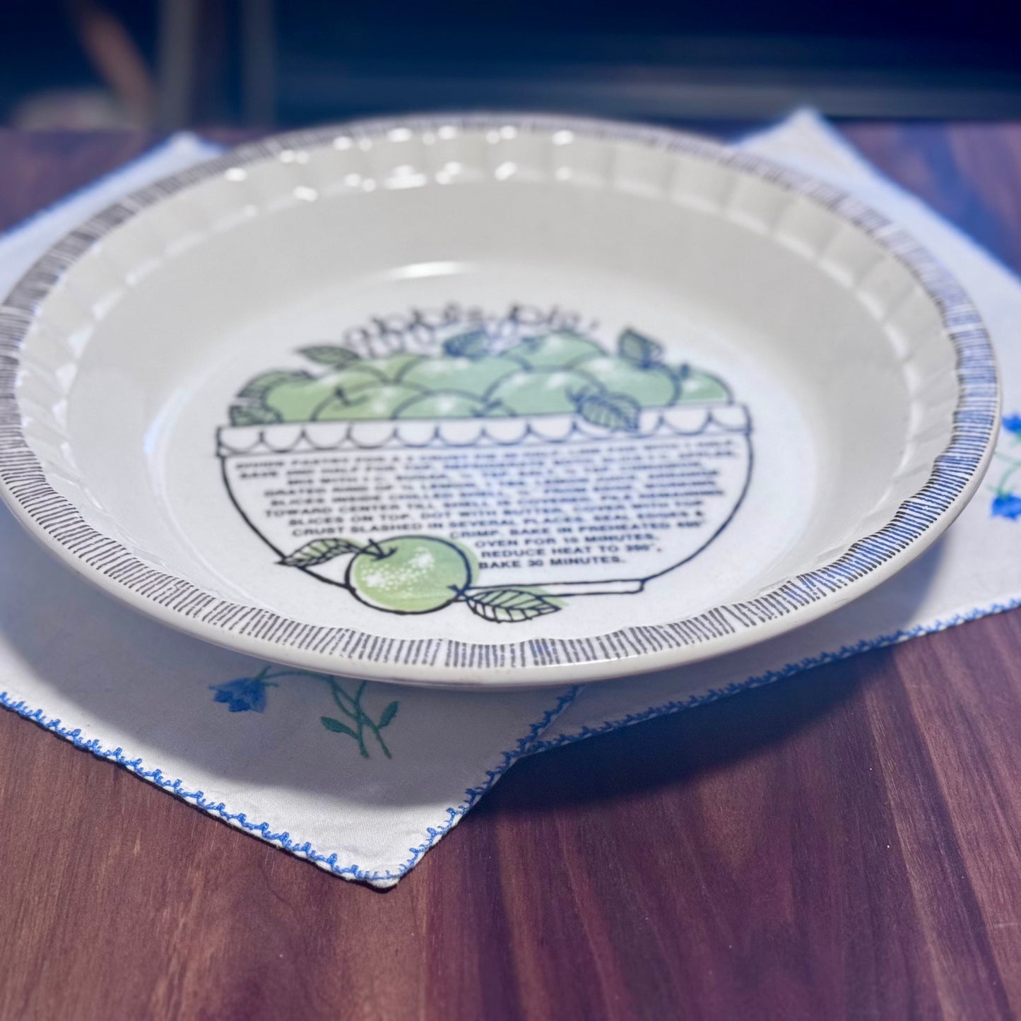 Royal China by Jeannette Apple Pie Plate