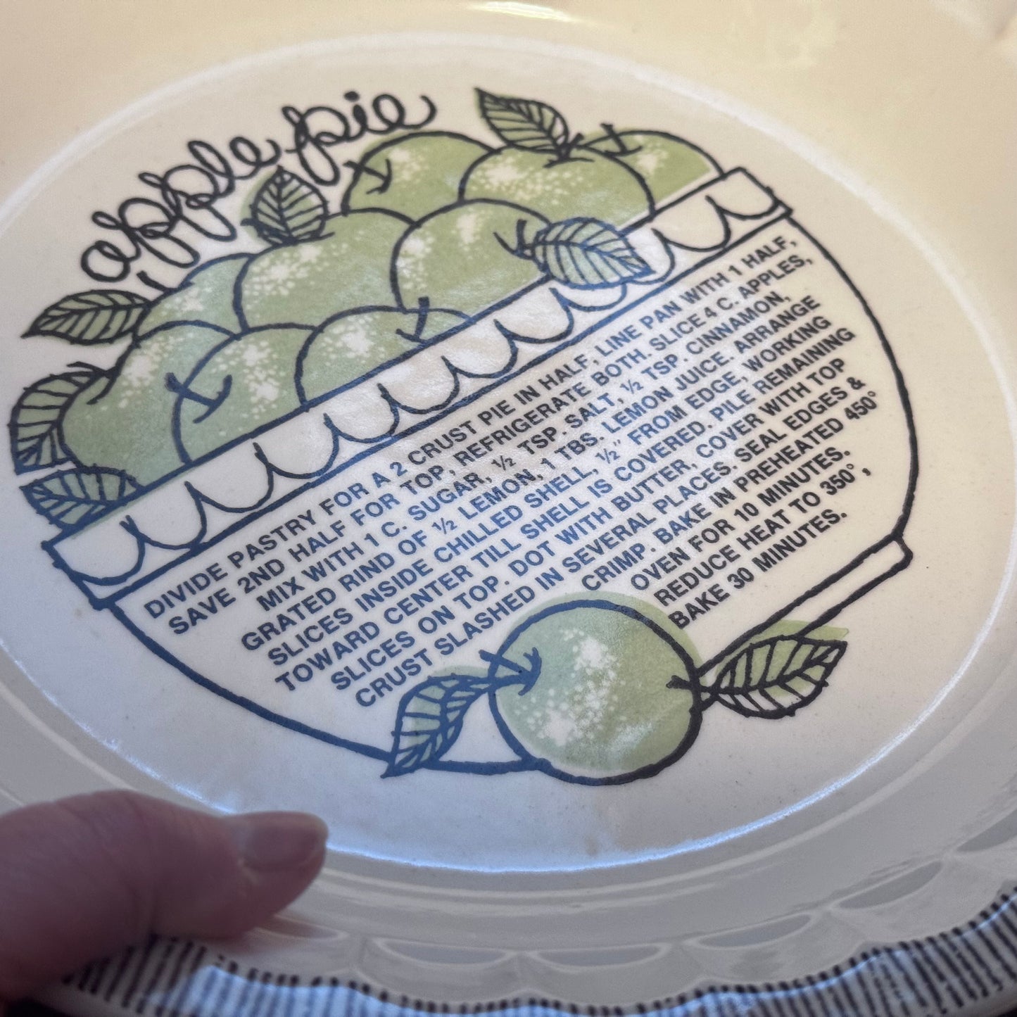 Royal China by Jeannette Apple Pie Plate