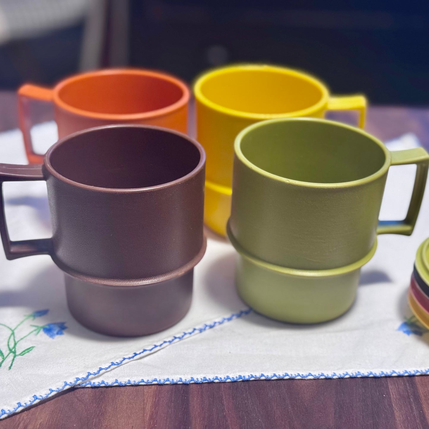 Vintage Tupperware 1312 Mugs with Lids
