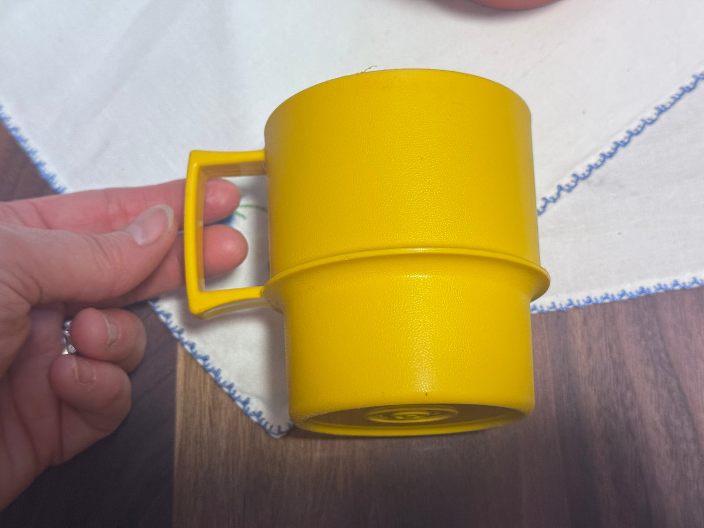 Vintage Tupperware 1312 Mugs with Lids