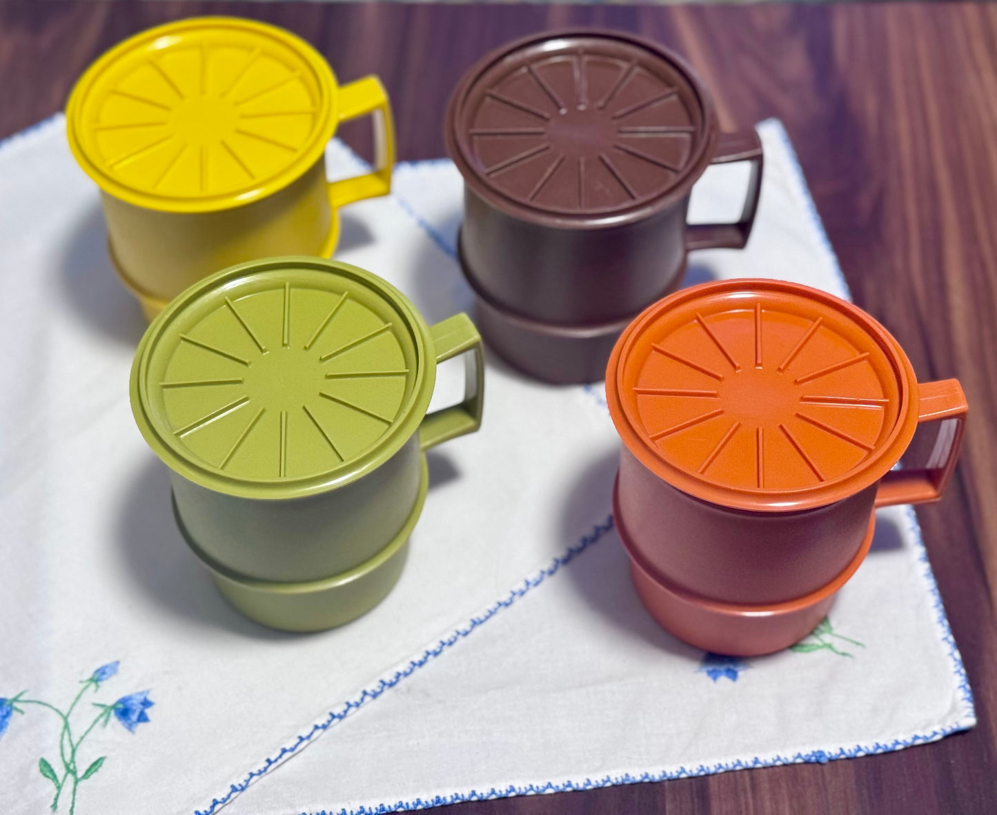 Vintage Tupperware 1312 Mugs with Lids