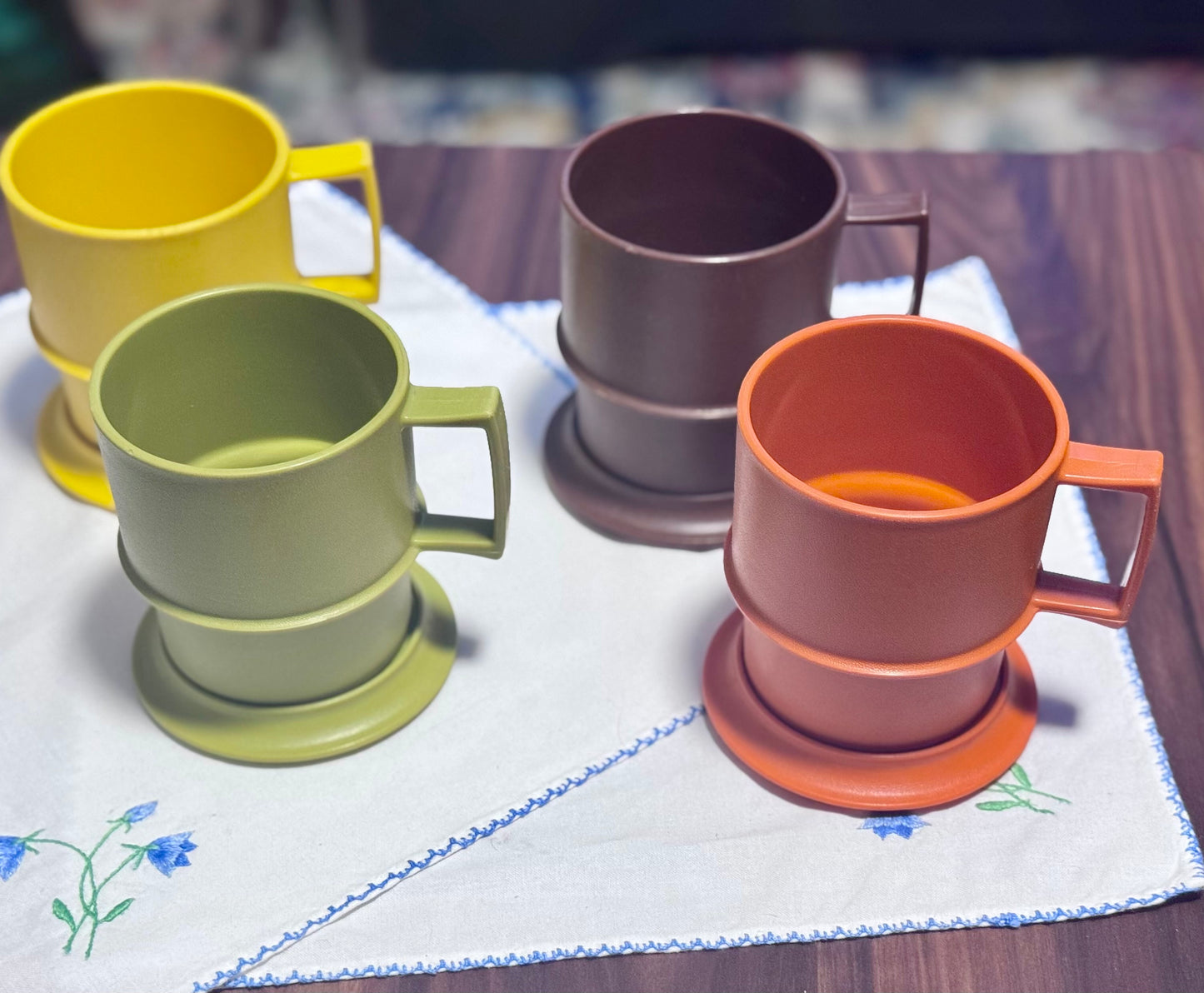 Vintage Tupperware 1312 Mugs with Lids